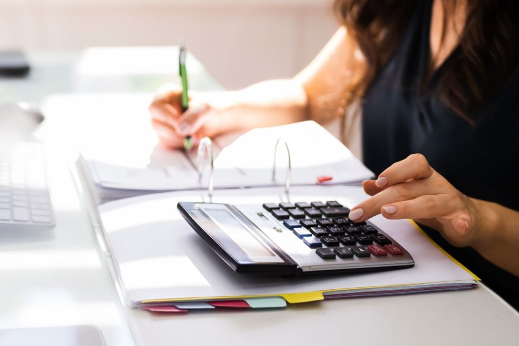 Qué es y cómo calcular el impuesto de sociedades