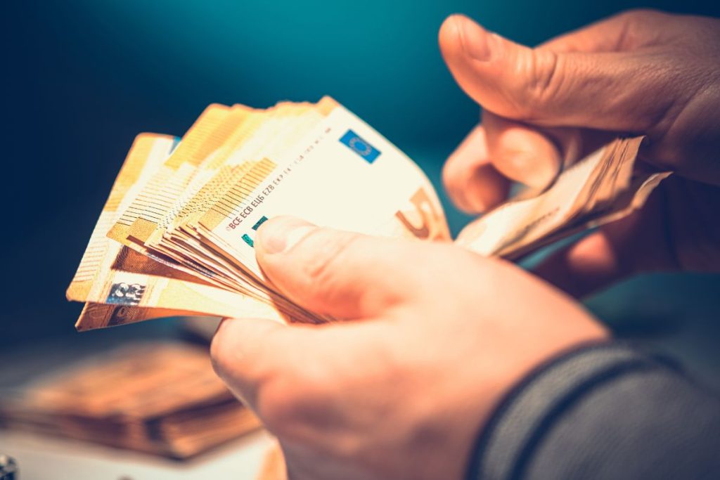 ¿Qué es la TAE de un Préstamo y cómo calcularla?